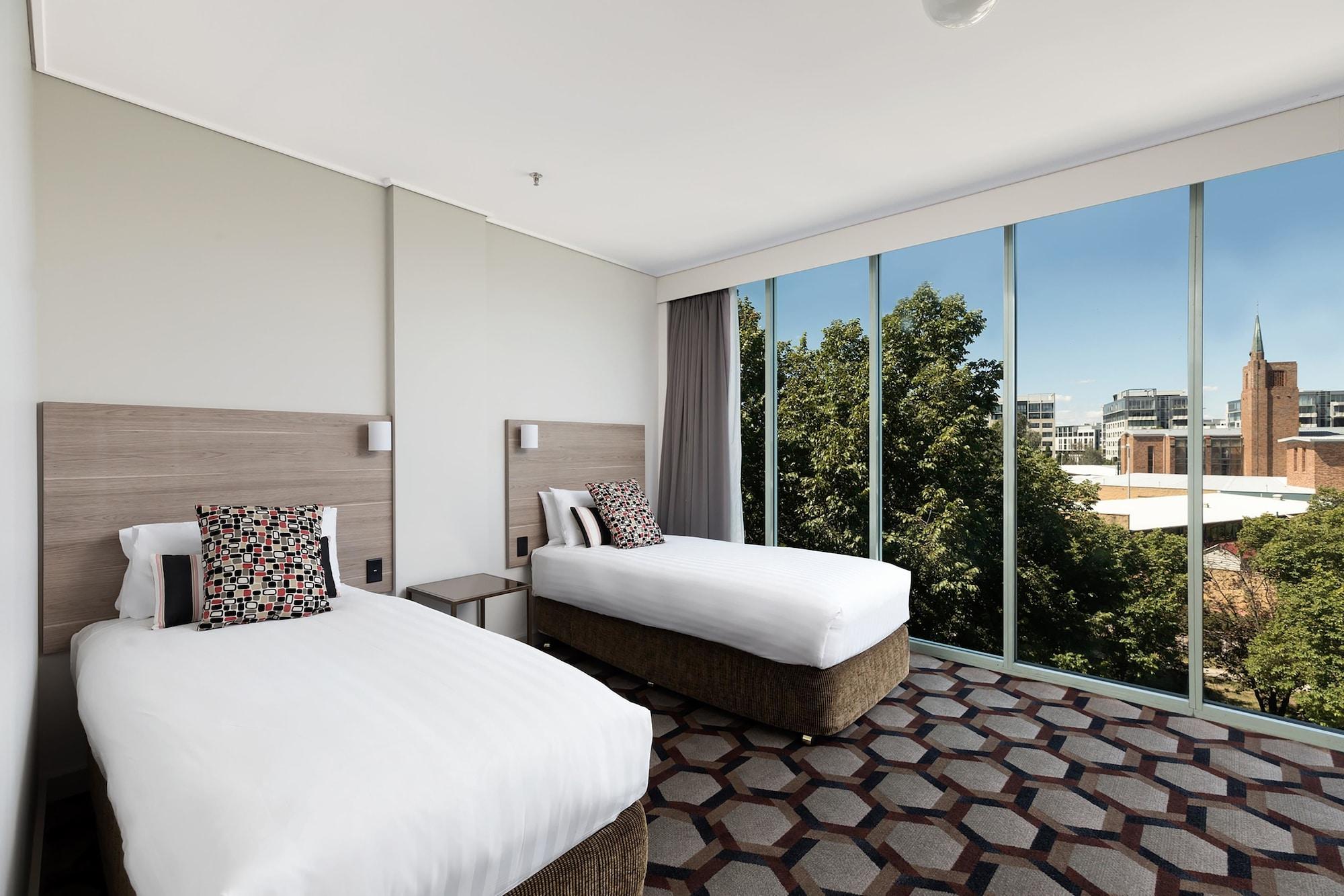 Rydges Canberra Exterior photo