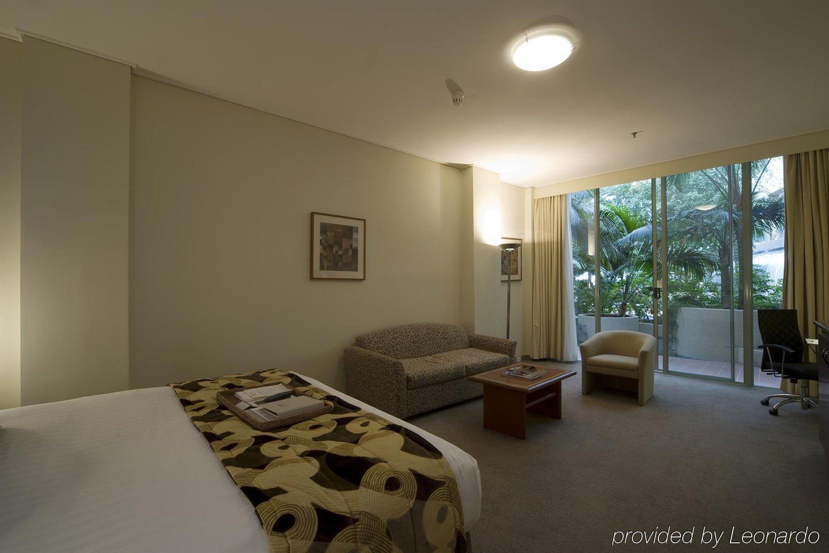 Rydges Canberra Room photo